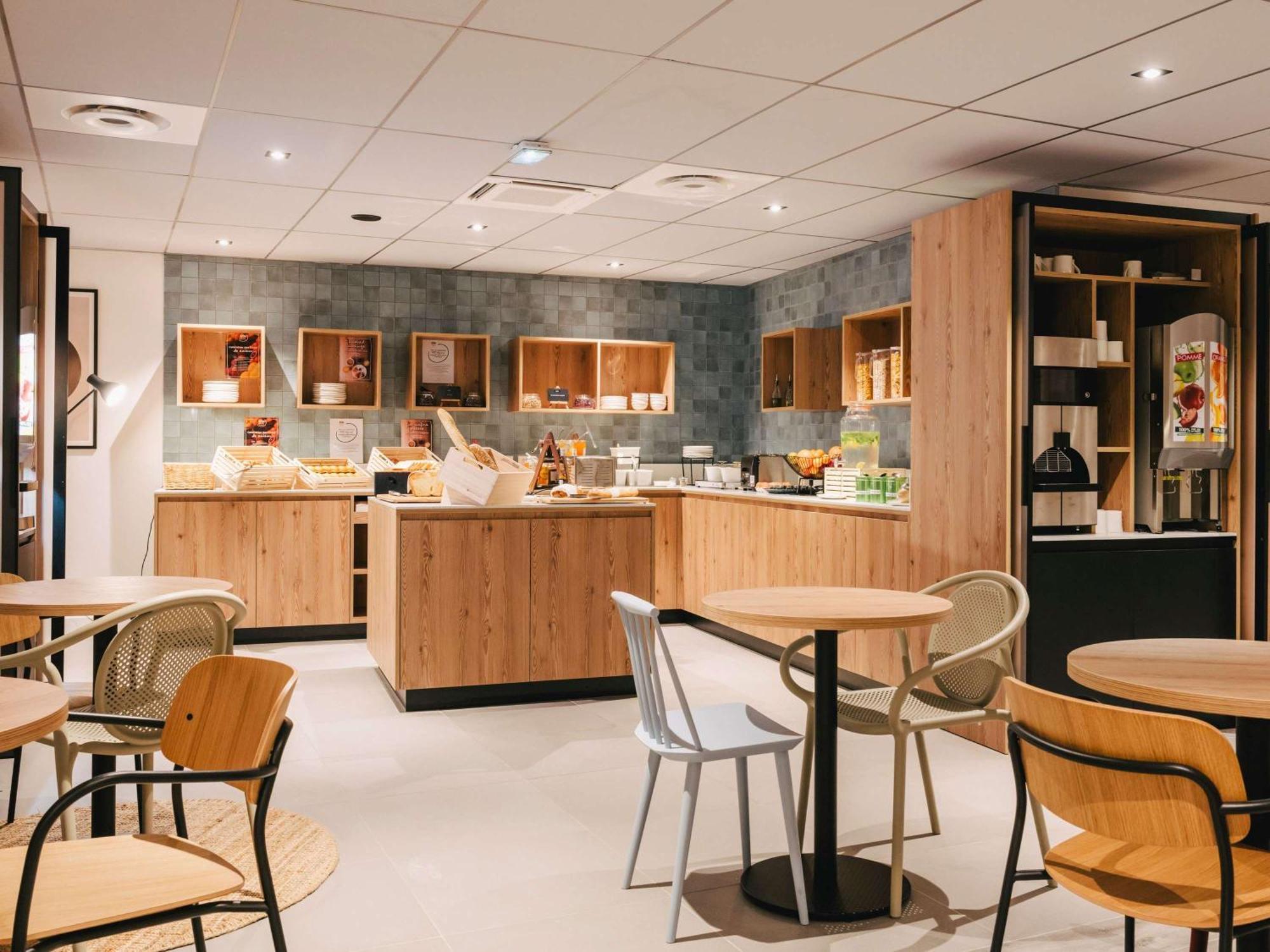 Ibis Centre Rive Droite Pasteur Hotel
