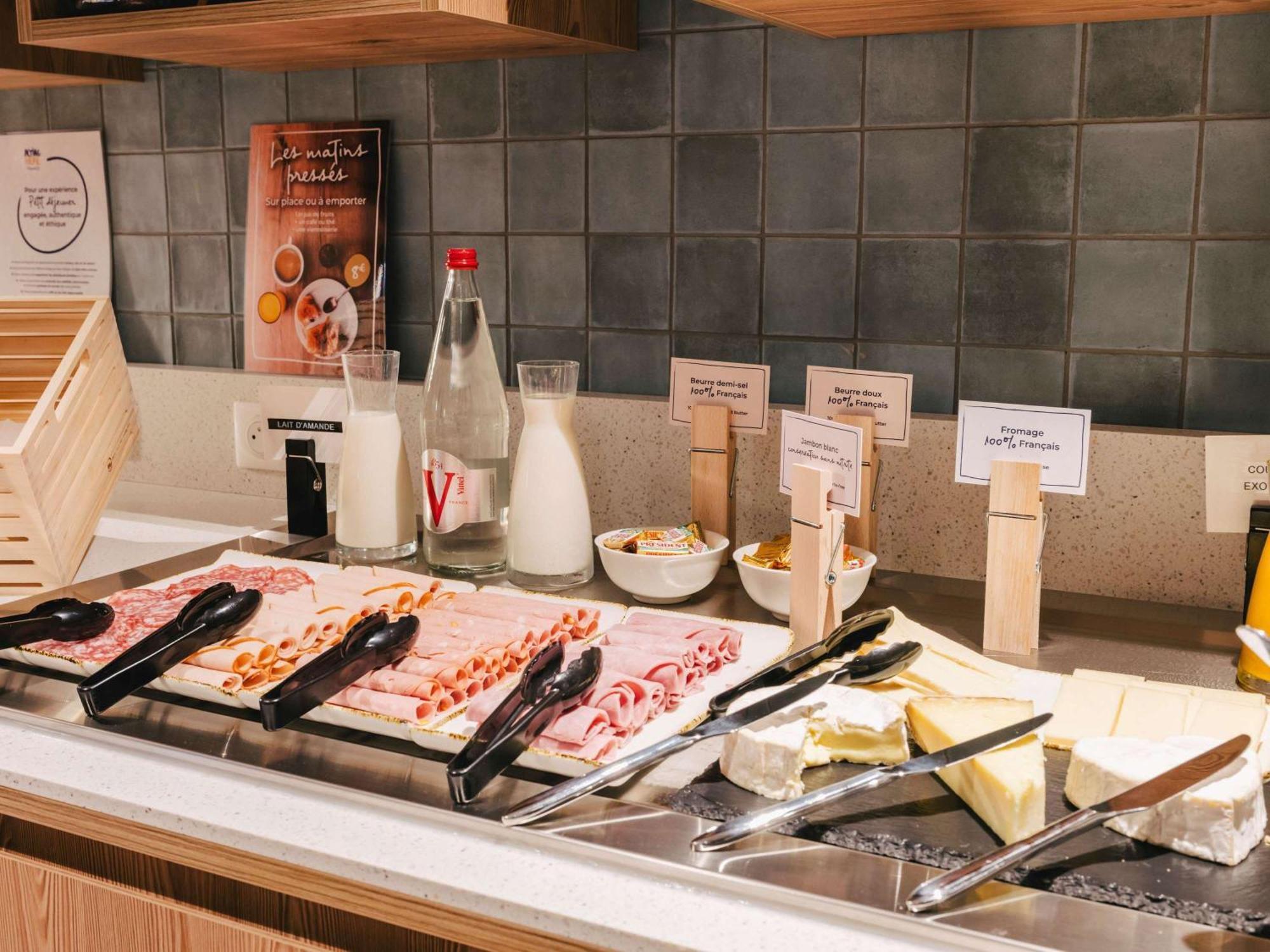Ibis Centre Rive Droite Pasteur 3* Ruan