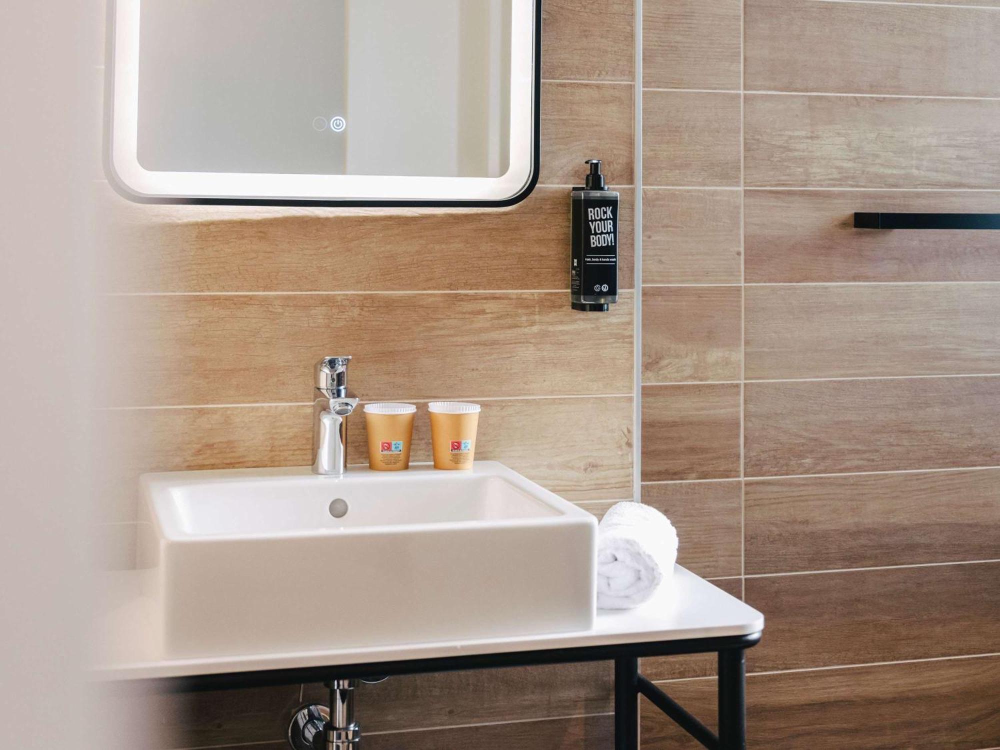 Ibis Centre Rive Droite Pasteur Hotel