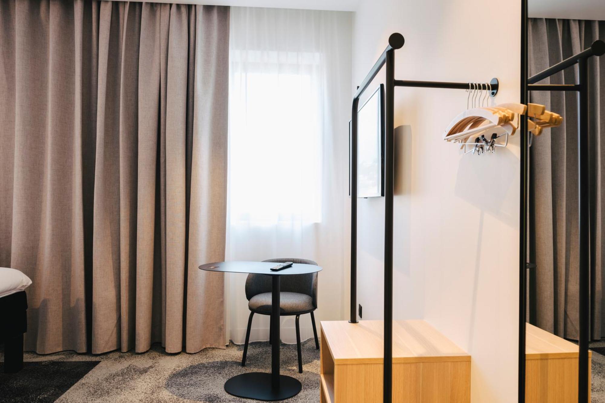 Ibis Centre Rive Droite Pasteur Hotel 3*