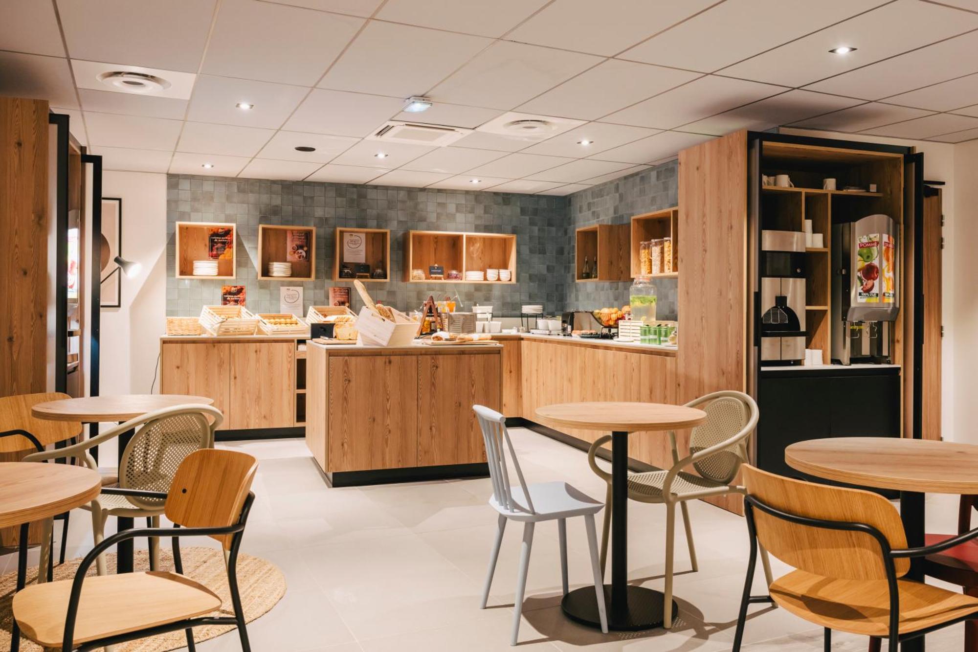 Hotel Ibis Centre Rive Droite Pasteur 3*